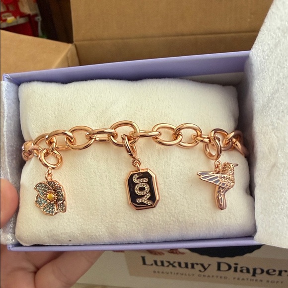 Bomb Party Jewelry - BP Chatmelier Humming with Happiness